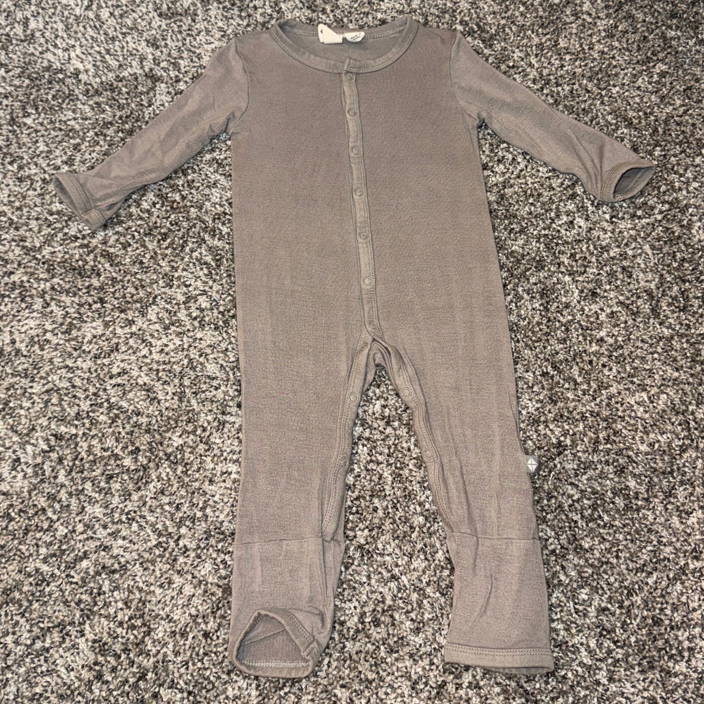 Kyte Baby Gray Snap Romper